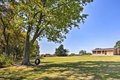 Pet-Friendly Efficiency Cottage with Pond and Pool! - image 15