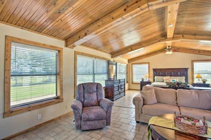 Pet-Friendly Efficiency Cottage with Pond and Pool! - image 9
