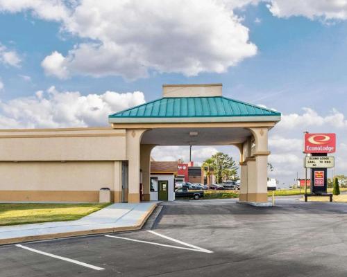 Econo Lodge Calhoun - main image