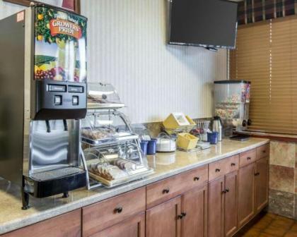 Econo Lodge Calhoun - image 12