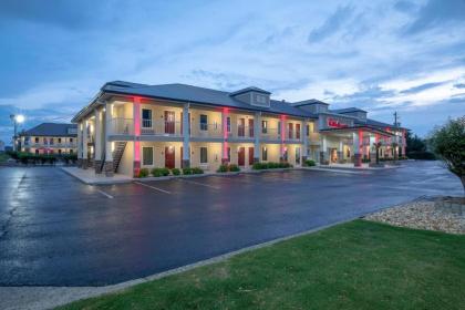 Red Roof Inn & Suites Calhoun - image 10