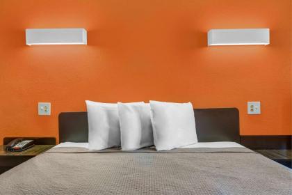 Motel 6-Calhoun GA - image 10