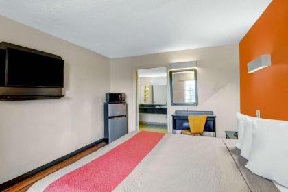 Motel 6-Calhoun GA - image 13