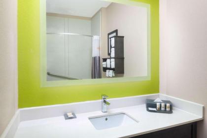 La Quinta Inn by Wyndham Calhoun - image 11