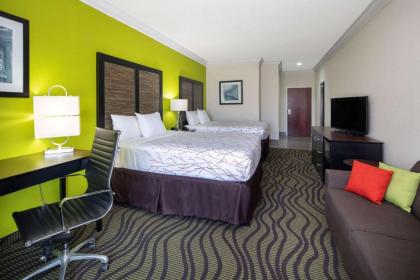 La Quinta Inn by Wyndham Calhoun - image 3