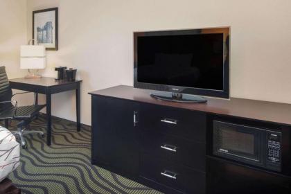 La Quinta Inn by Wyndham Calhoun - image 5