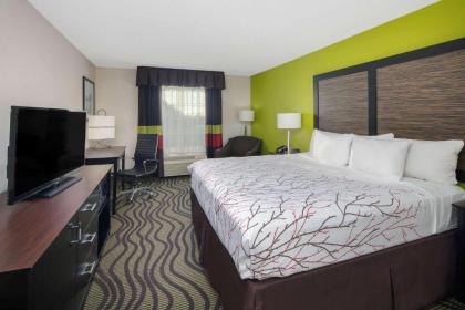 La Quinta Inn by Wyndham Calhoun - image 6