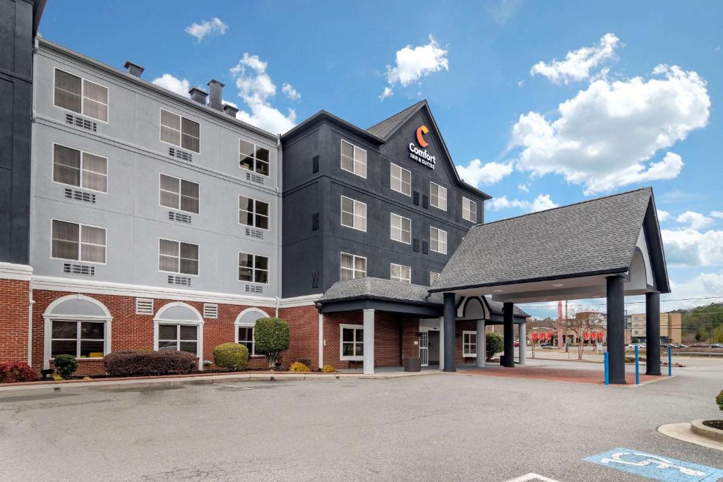 Comfort Inn & Suites Calhoun South - main image