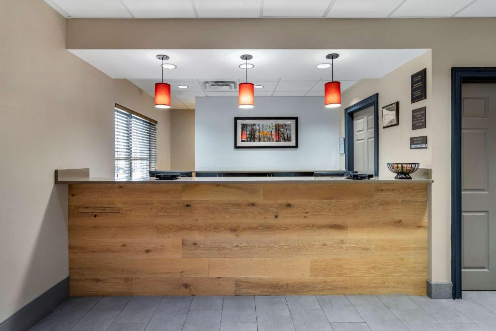 Comfort Inn & Suites Calhoun South - image 3