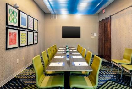 Holiday Inn Express Calhoun South an IHG Hotel - image 11