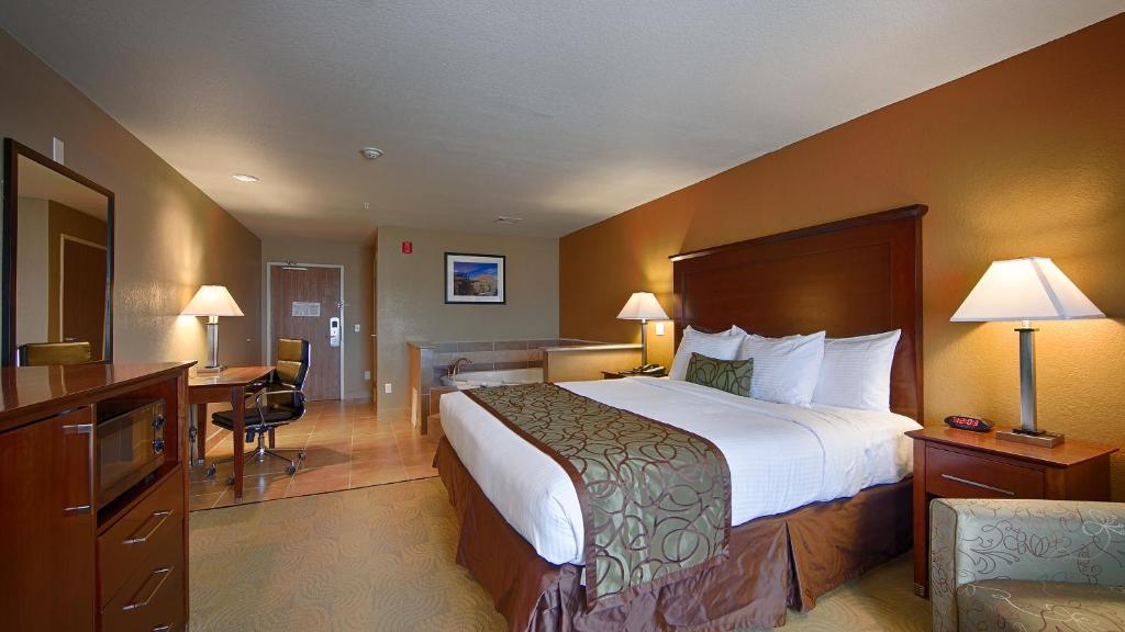 Best Western California City Inn & Suites - image 2