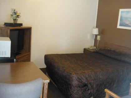 California Motel - image 15