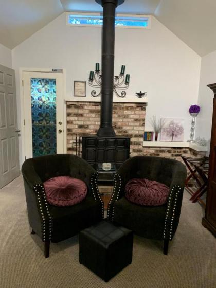 Foothill House - image 13