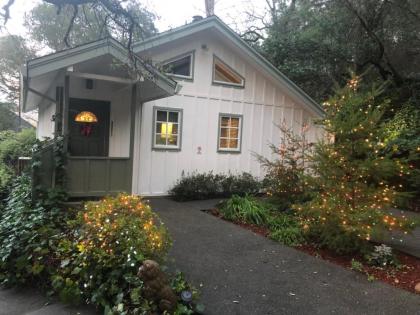 Foothill House - image 15