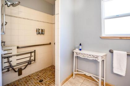 Aurora Park Cottages - image 12