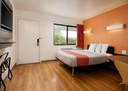 Motel 6-Camarillo CA - image 12