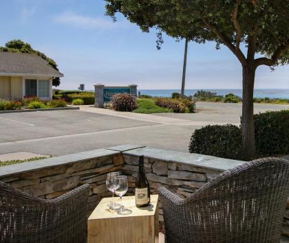 Fireside Inn on Moonstone Beach - image 11