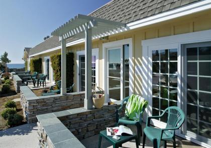 Fireside Inn on Moonstone Beach - image 2