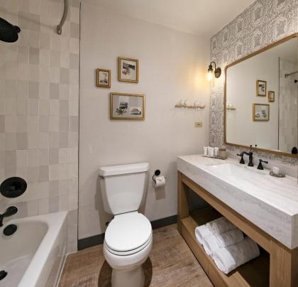 Fireside Inn on Moonstone Beach - image 7