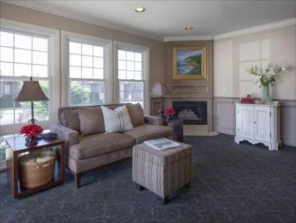 Sand Pebbles Inn Cambria California