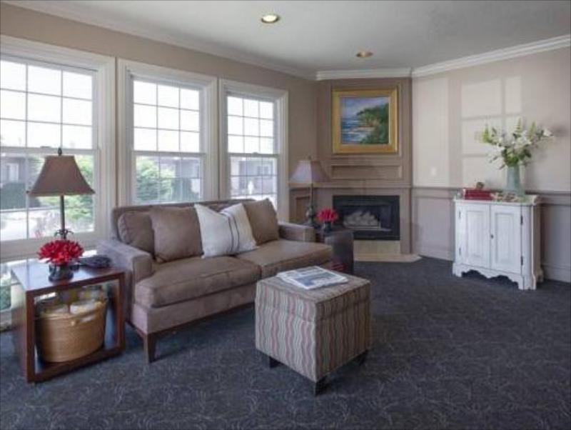 Sand Pebbles Inn - main image
