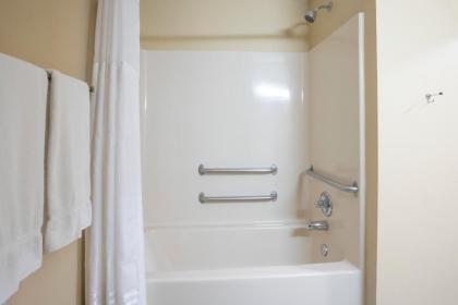 GrandStay Hotel & Suites - image 8