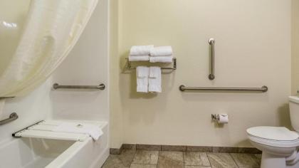 Cobblestone Inn & Suites - Cambridge - image 4