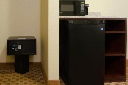 Cobblestone Inn & Suites - Cambridge - image 5