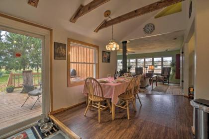 Vintage Farmhouse about 2 half Mi to Mount Pleasant Ski! - image 2