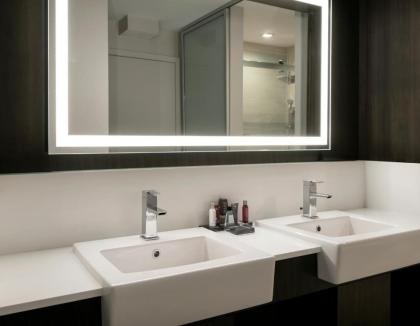 Boston Marriott Cambridge - image 15