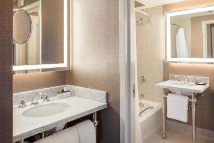 Sheraton Commander Hotel - image 13