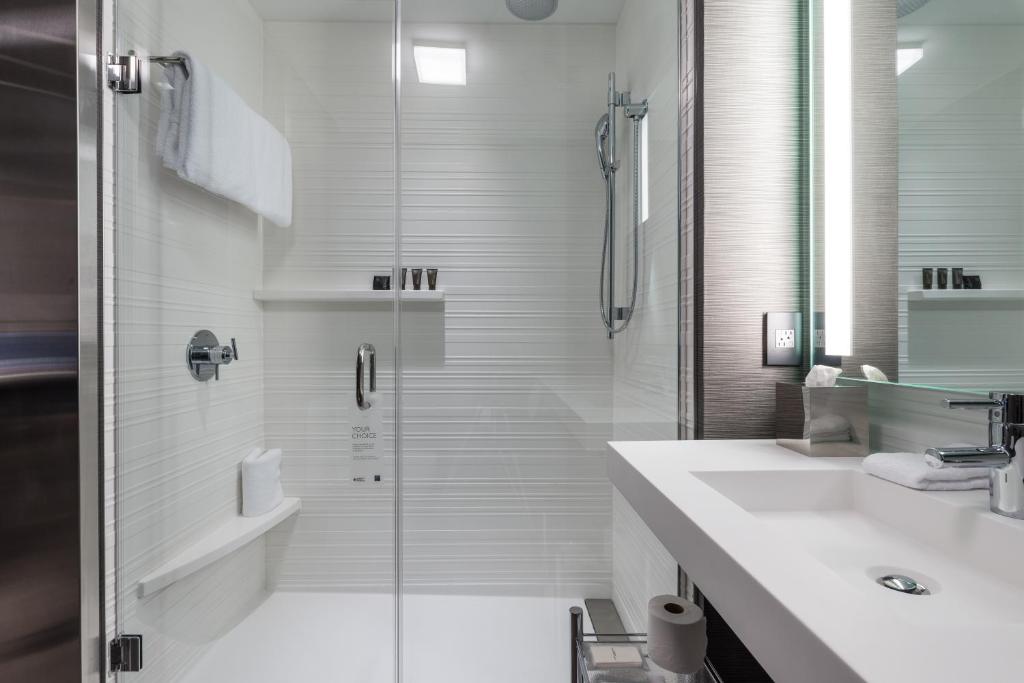 AC Hotel by Marriott Boston Cambridge - image 6