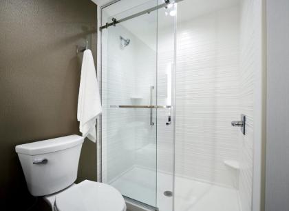 Hilton Garden Inn Camden Waterfront Philadelphia - image 2