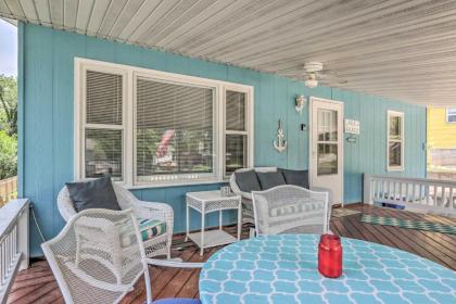 Cheerful Camdenton Cottage Steps to Lake!