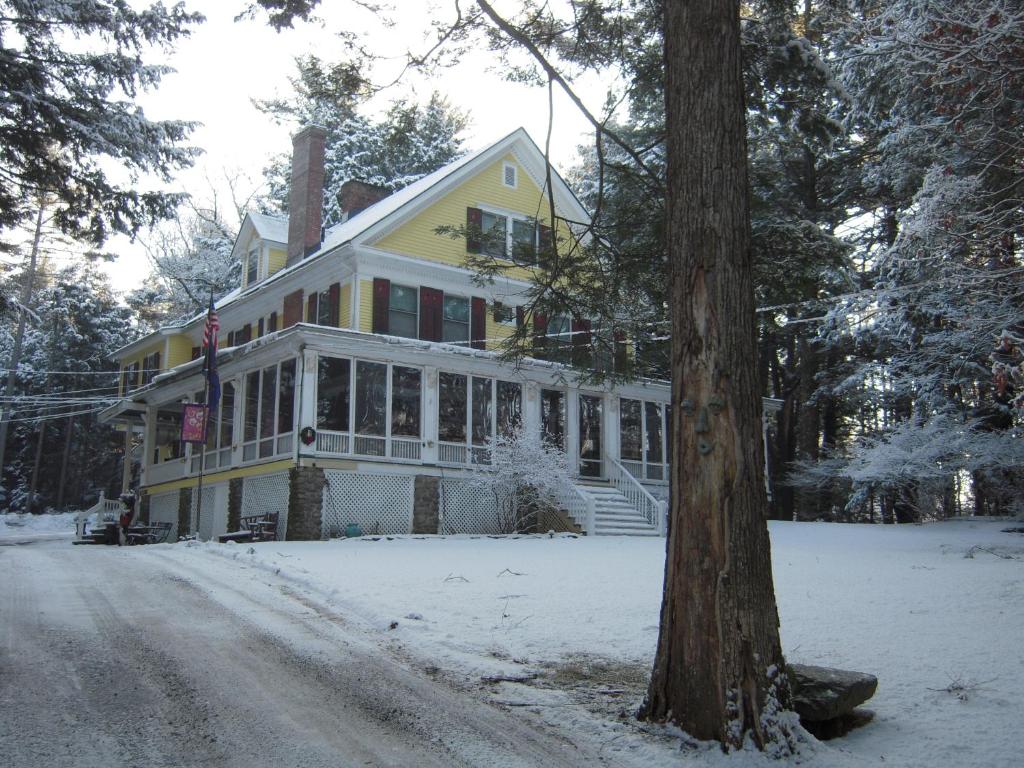 Brookview Manor Inn - image 4