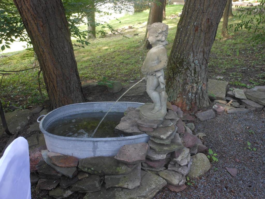 Brookview Manor Inn - image 5