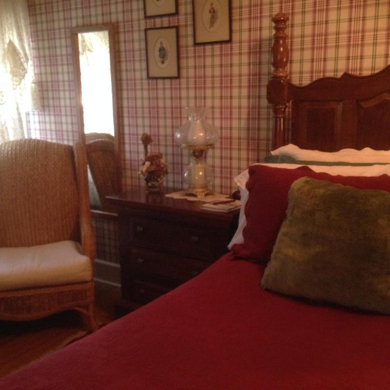 Brookview Manor Inn - image 7