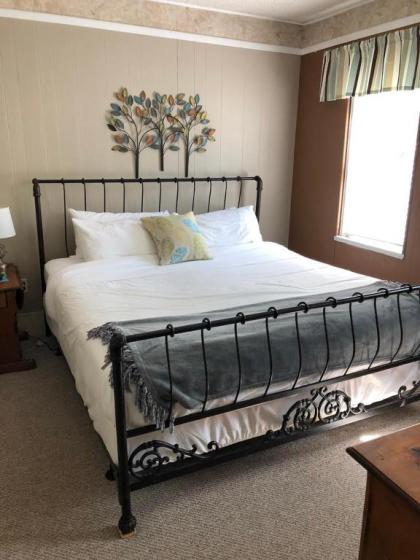The Frogtown Inn - image 8