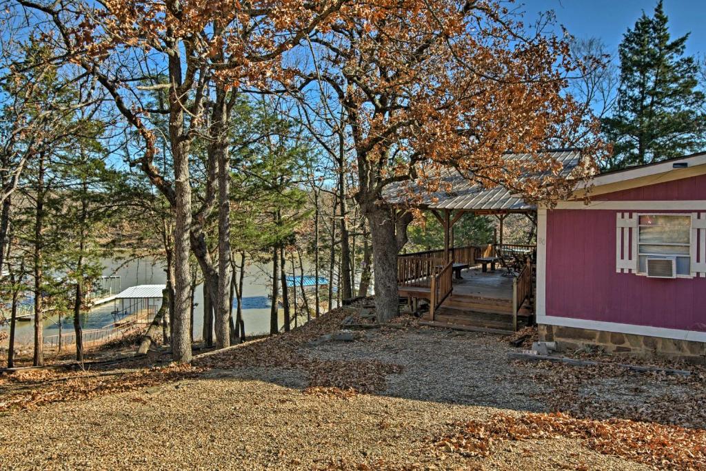 Waterfront House with Private Dock on Lake Eufaula! - image 3