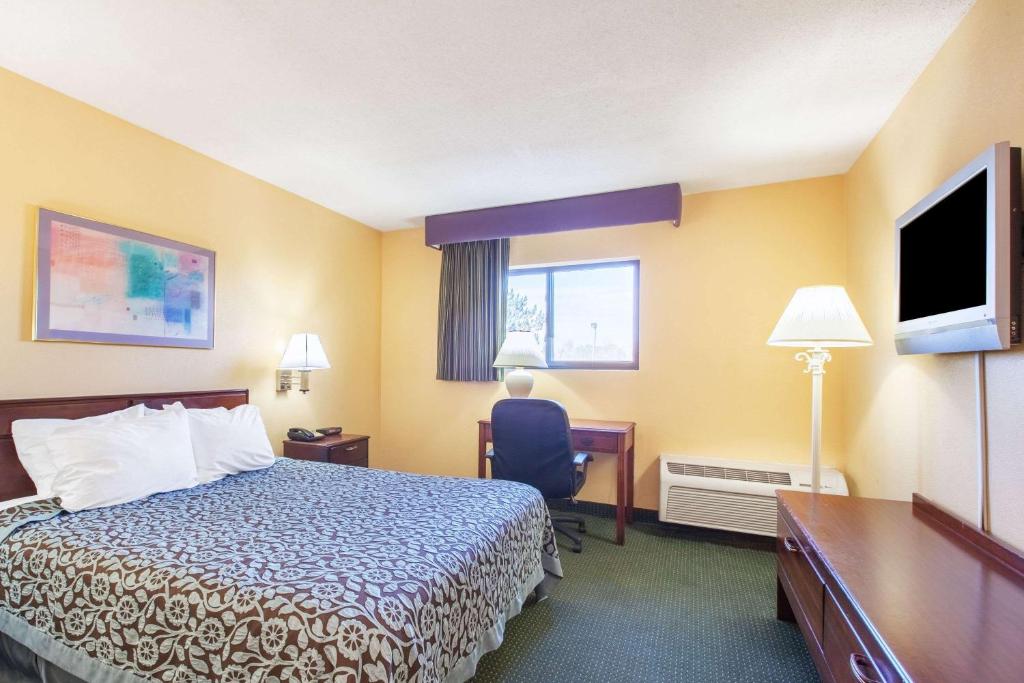 Days Inn by Wyndham Canastota/Syracuse - image 2