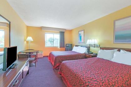 Days Inn by Wyndham Canastota/Syracuse - image 6