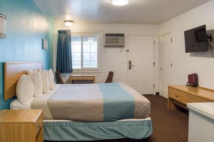 Motel 6-Canby OR - image 21