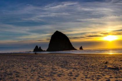 Beaches Inn | Puffins Place Cabana - image 3