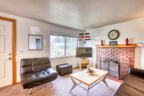 Beaches Inn | Buccaneer Bay Bungalow - image 4