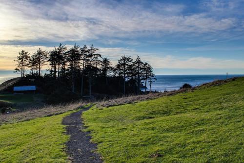 Beaches Inn | Orca Bay Townhouse - image 3