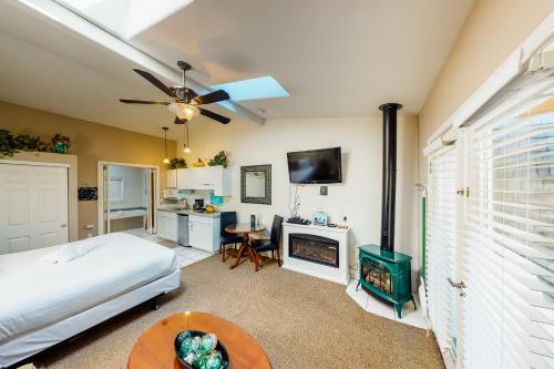 Sandals Inn | Spa Suite & Oceanside Cabana - image 4