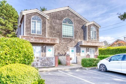 Beaches Inn Fourplex - main image