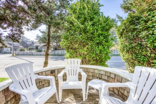 Beaches Inn Townhomes - image 3