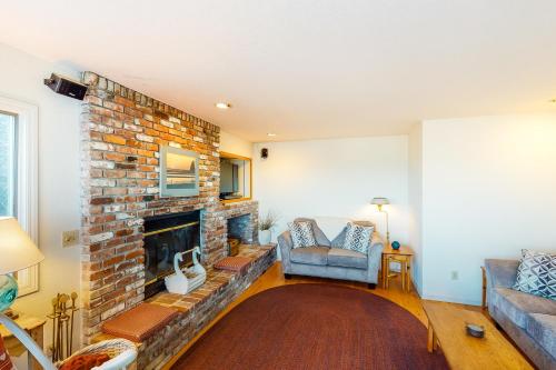 Secluded Cannon Beach Escape - image 2