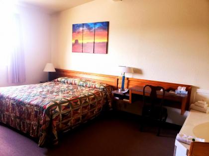 Grand Staircase Inn - image 2